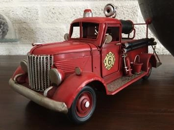 Schlauchwagen der Feuerwehr, handgefertigt aus Metall